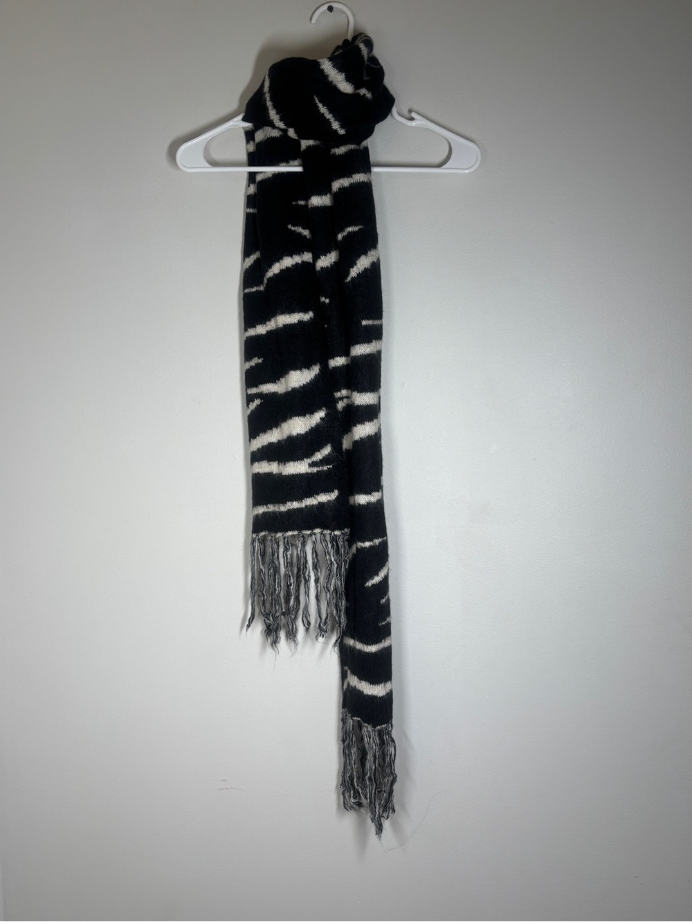 Black & White Zebra Fringe Scarf – Brand Unknown